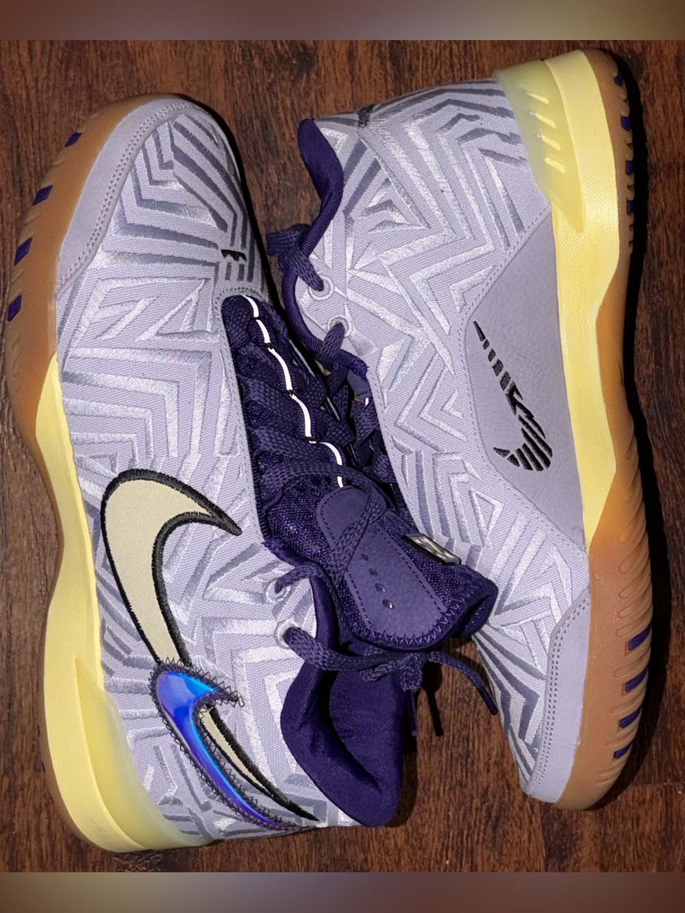 Nike LeBron Basketball Shoes size 10